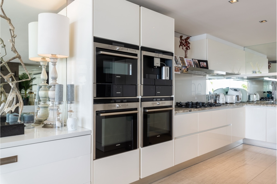 3 Bedroom Property for Sale in Mouille Point Western Cape